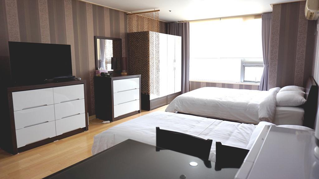 Lake & Stay Goyang Habitación foto